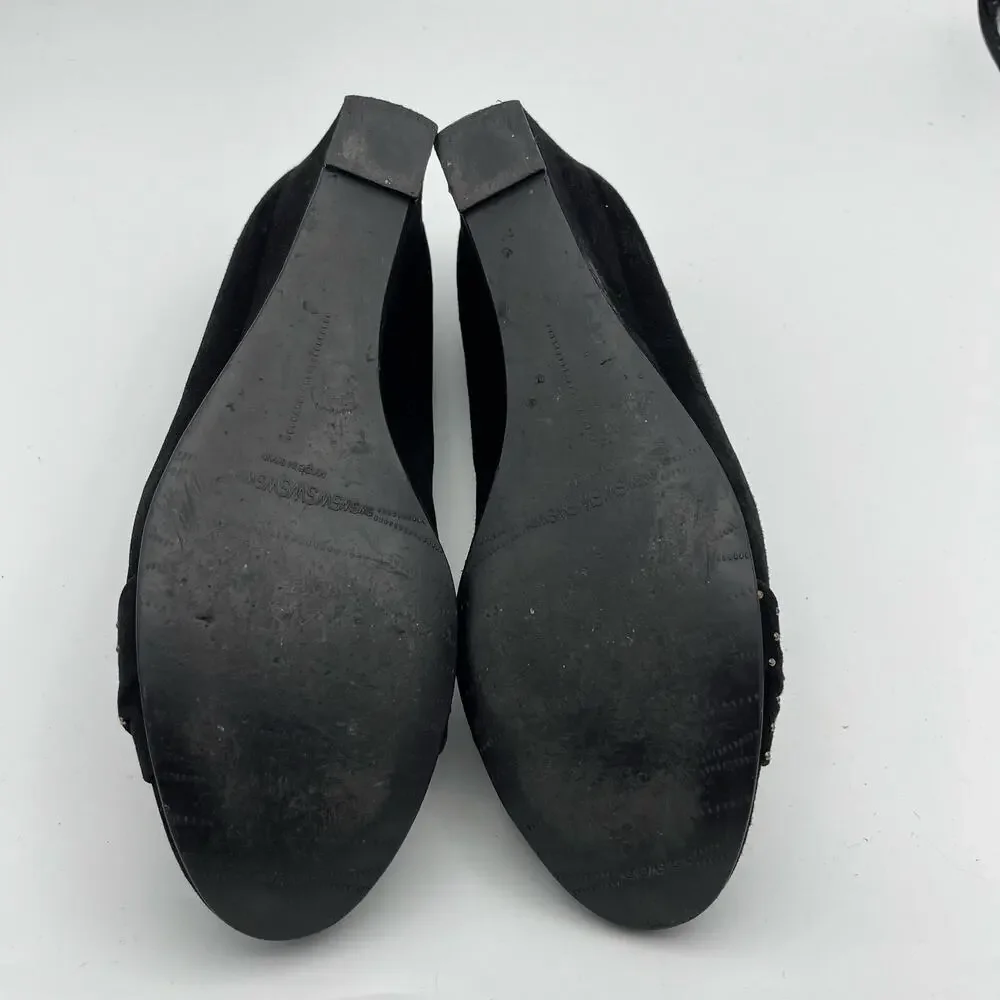 Stuart Weitzman Women's Black Suede Closed Toe Wedge Pumps Size 8 1/2 M - Picture 4 of 10